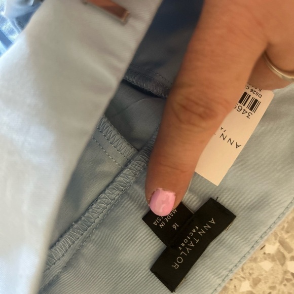 NWT Ann Taylor 16 THE CROP
CURVY FIT Blue Pants - Picture 7 of 12